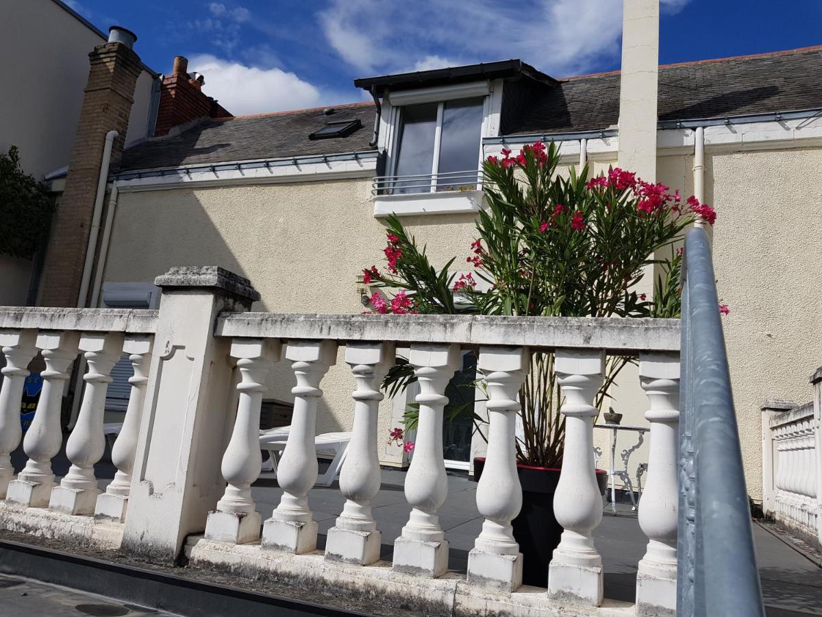 72M² Avec Terrasse Dans Demeure Angevine De 2 Etages Apartment Angers Luaran gambar